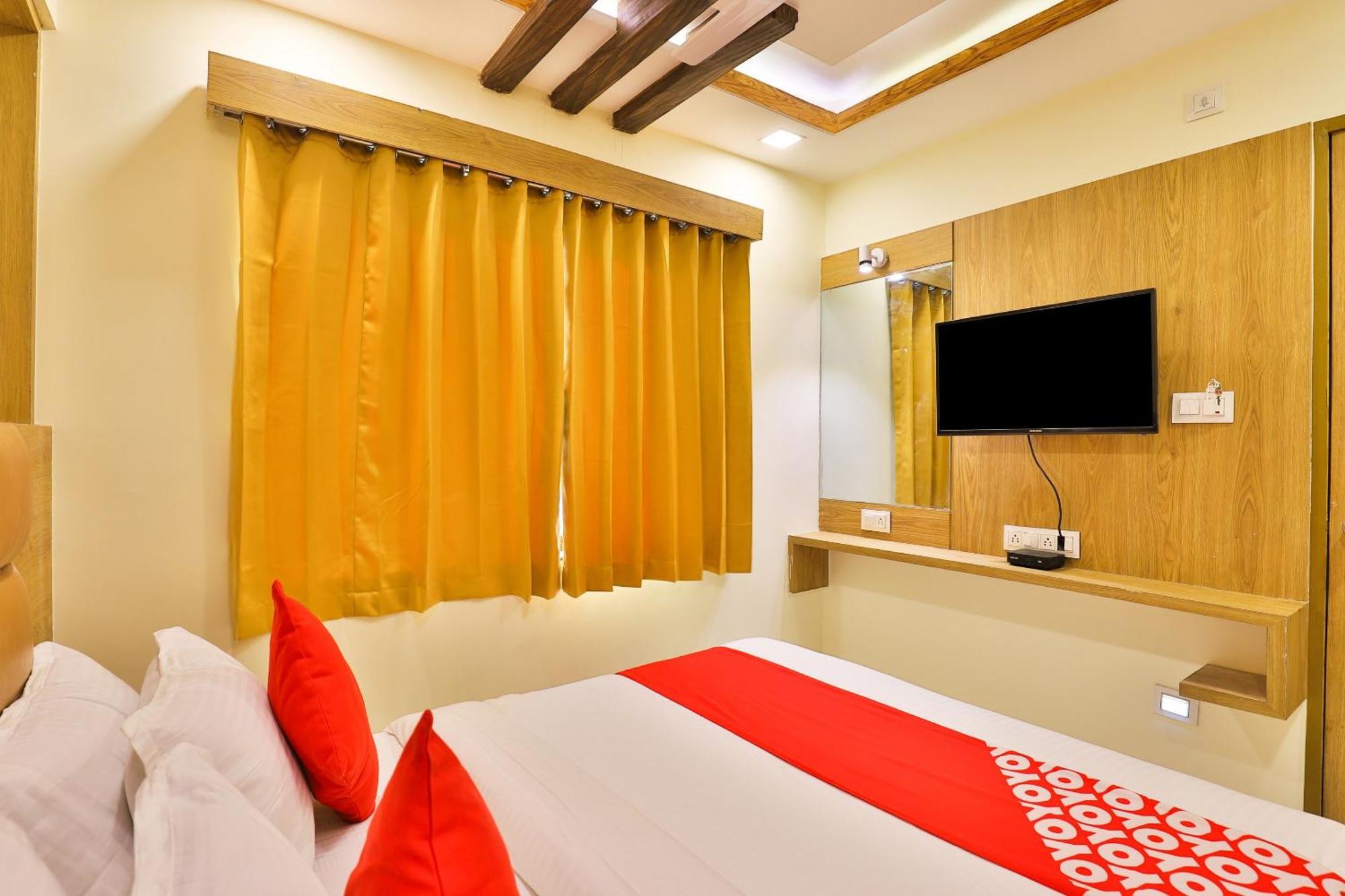 Hotel O Silver Palace Batwa Luaran gambar