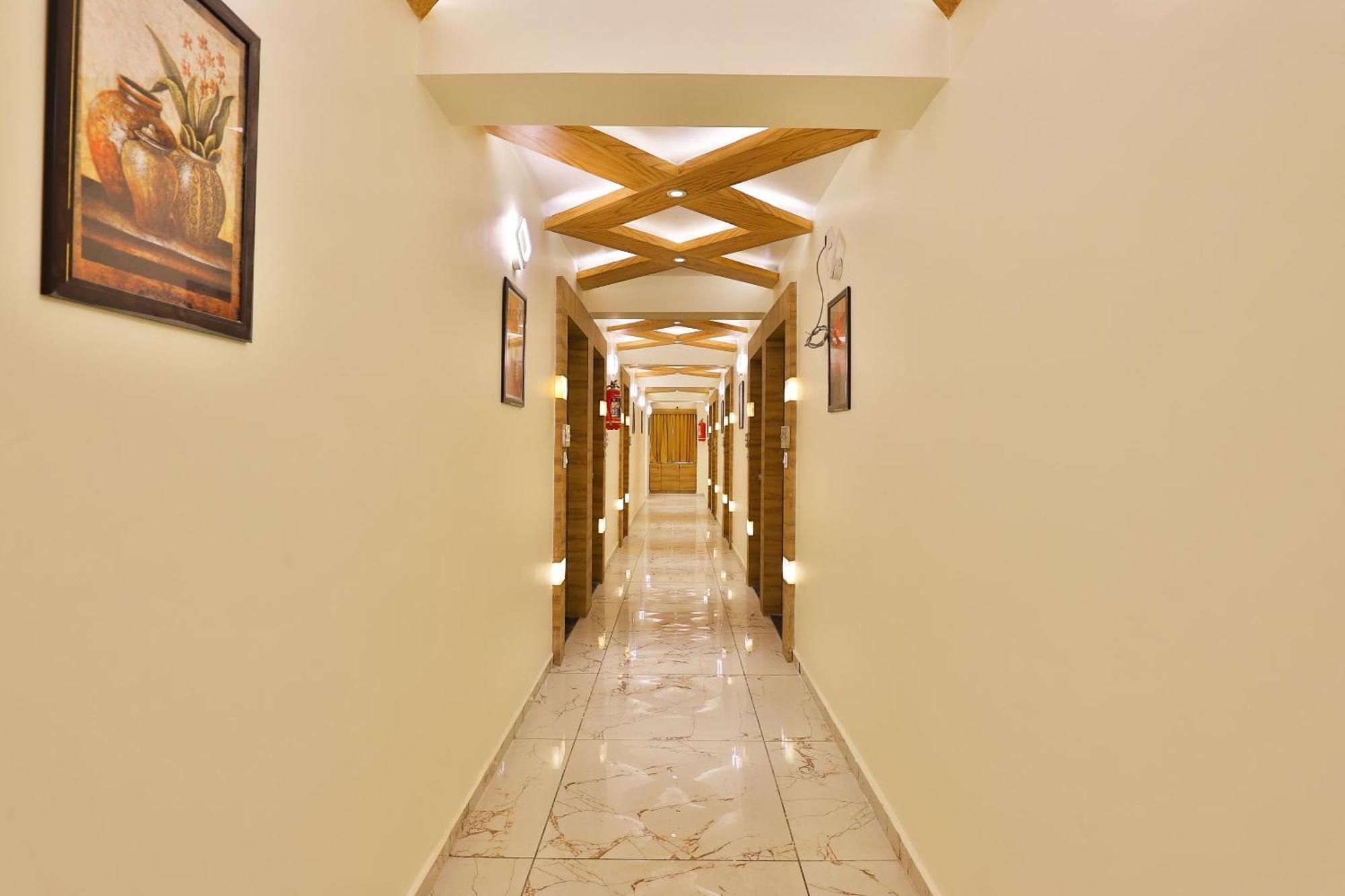 Hotel O Silver Palace Batwa Luaran gambar